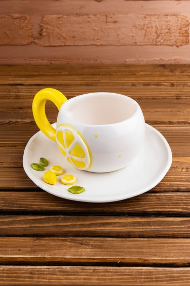 فنجان ليمون منعش