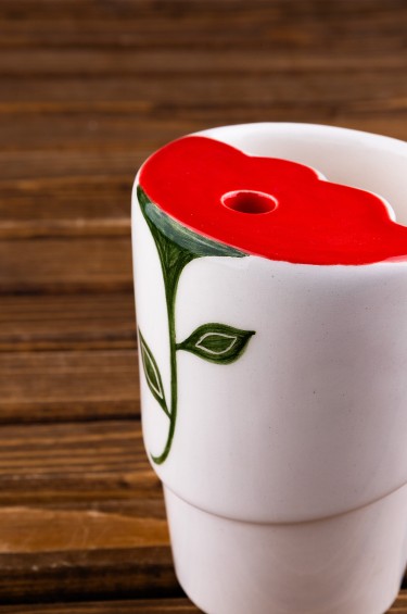 كوب سفر زهرة حمراء