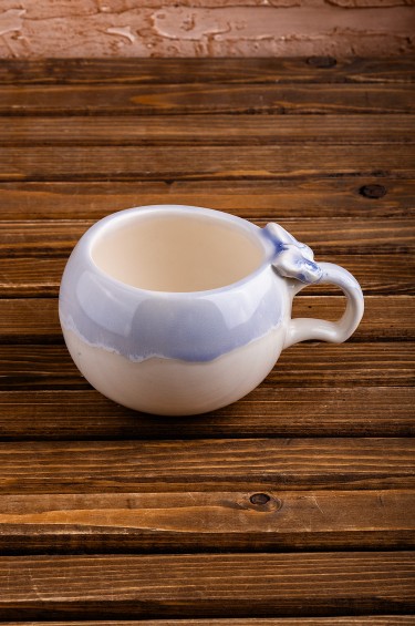 كوب فراشة لؤلؤية