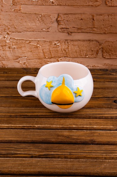 فنجان الغيمة السعيدة