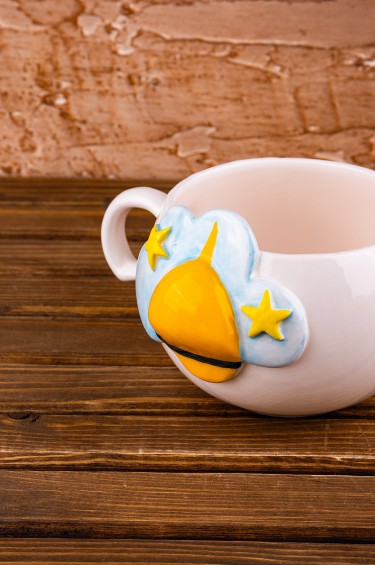 فنجان الغيمة السعيدة