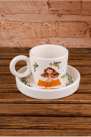 كوب ذات الشعر الاشقر