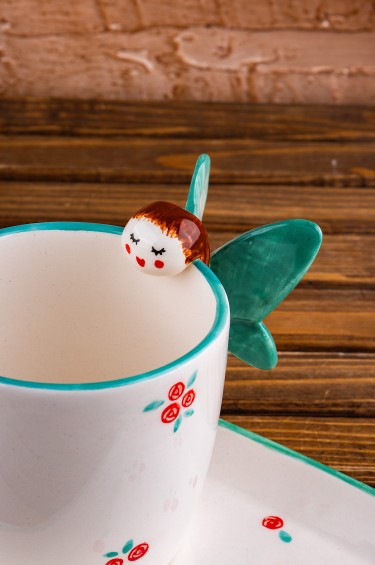 كوب على اجنحة الورد