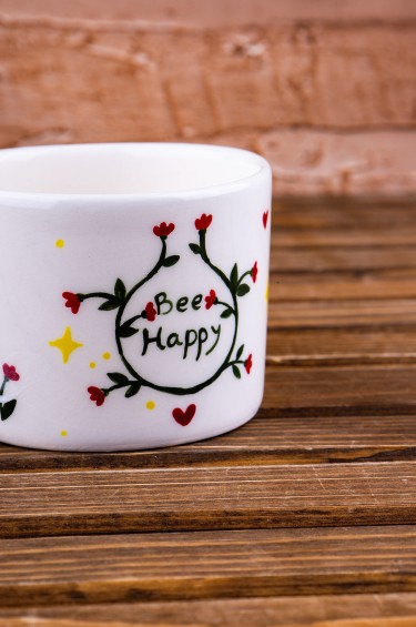 كوب كن سعيدا يدوي