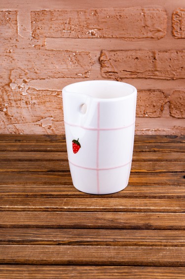 كوب لاتيه فراولة