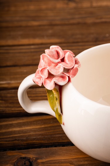 كوب وردة منفردة