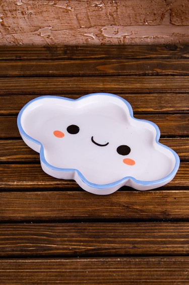 كوب وصحن غيومة