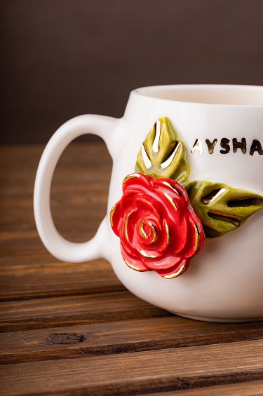 كوب اسم عايشة-وردة جانبية