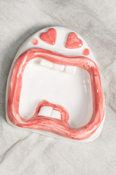 فم الشكولاته 1 للمكسرات